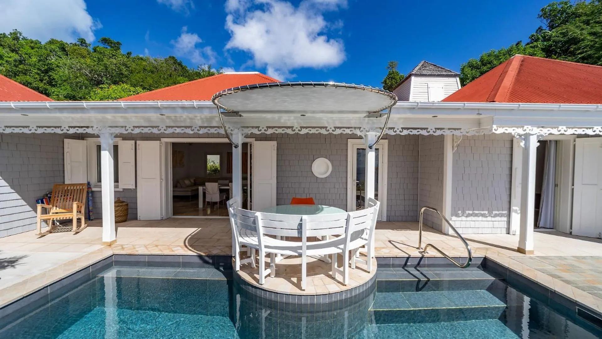 Glorious Villa Perfect For A Romantic Stay contacts